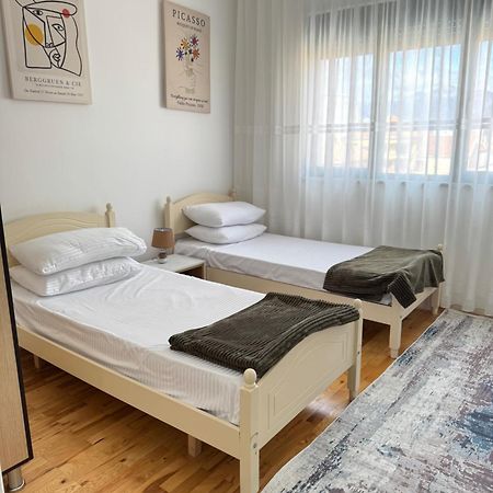 Sol Apartments - 2 Bedrooms Shkodër Eksteriør bilde
