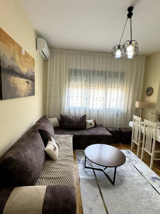 Sol Apartments - 2 Bedrooms Shkodër Eksteriør bilde