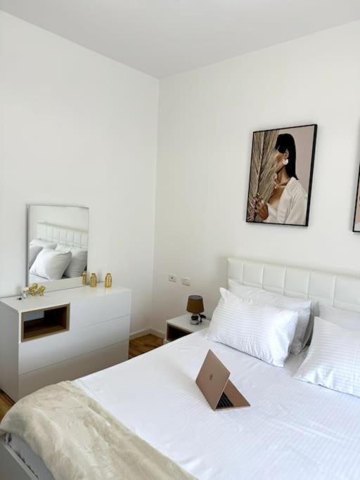 Sol Apartments - 2 Bedrooms Shkodër Eksteriør bilde