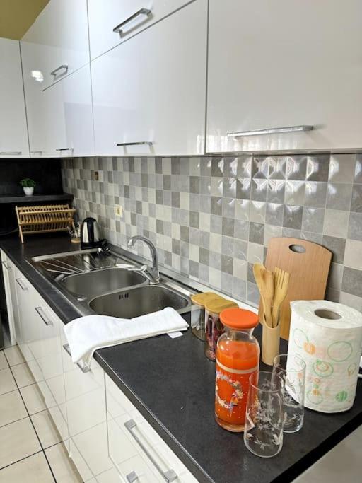 Sol Apartments - 2 Bedrooms Shkodër Eksteriør bilde