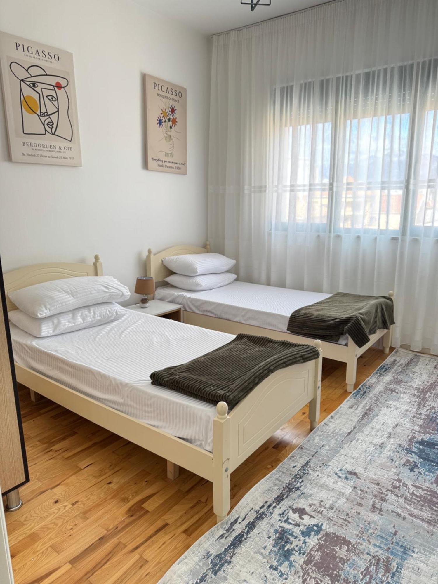 Sol Apartments - 2 Bedrooms Shkodër Eksteriør bilde